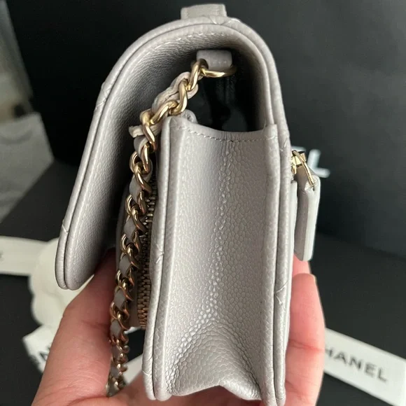 ❌ sold ❌Chanel 22B Business Affinity Clutch on chain - Picture 5 of 9